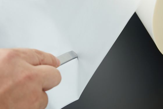 Bom preço. 18mic Anti-Razão impressões digitais prova de laminamento térmico filme rolo Toque suave para impressão de papel on-line