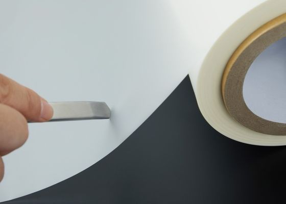 Bom preço. Película laminada de 3000 m de comprimento com folha de alumínio de 21 microns e revestimento metálico on-line