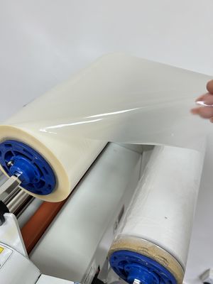 Bom preço. Película de transferência de vernizes de alta durabilidade com revestimento pré- revestido anti-reflexão BOPP, com 23 micrómetros de espessura térmica sem costura, para embalagens de caixas premium on-line